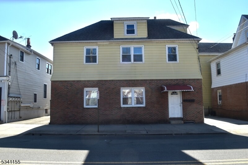 182 Main St in Garfield, NJ - Building Photo