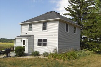 2836 Dorothy Dr in Madison, WI - Building Photo - Building Photo