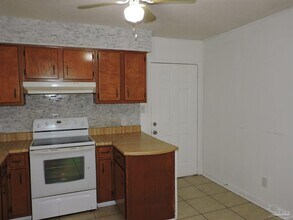 3155 Patricia Dr in Pensacola, FL - Building Photo - Building Photo
