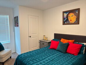 9840 Butte Crk in San Antonio, TX - Building Photo - Building Photo