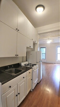 218 17th St in Brooklyn, NY - Building Photo - Interior Photo