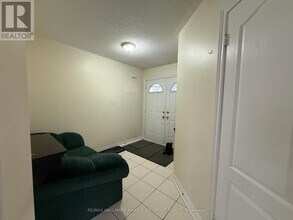 40 Chatterson St in Whitby, ON - Building Photo - Building Photo