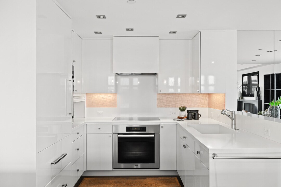 305 SW Montgomery St in Portland, OR - Building Photo