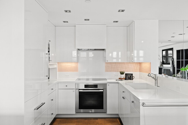 property at 305 SW Montgomery St