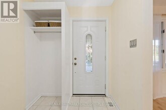 3 Ashbury Pl in Ottawa, ON - Building Photo - Building Photo
