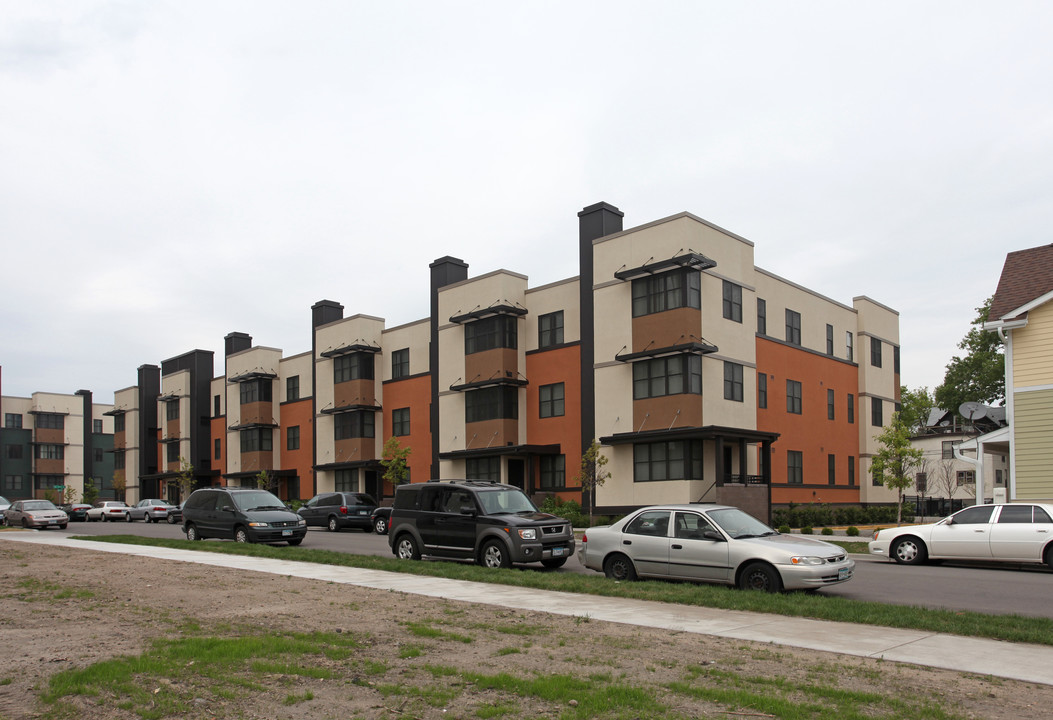 Charlotte Commons in Minneapolis, MN - Building Photo