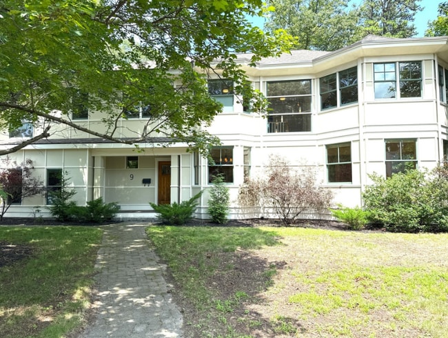 9 Sunny Knoll Ter