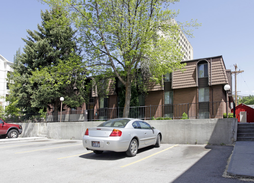 El Caliente Apartments in Salt Lake City, UT - Foto de edificio