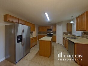 1814 Torrington Dr in Mascotte, FL - Building Photo - Building Photo