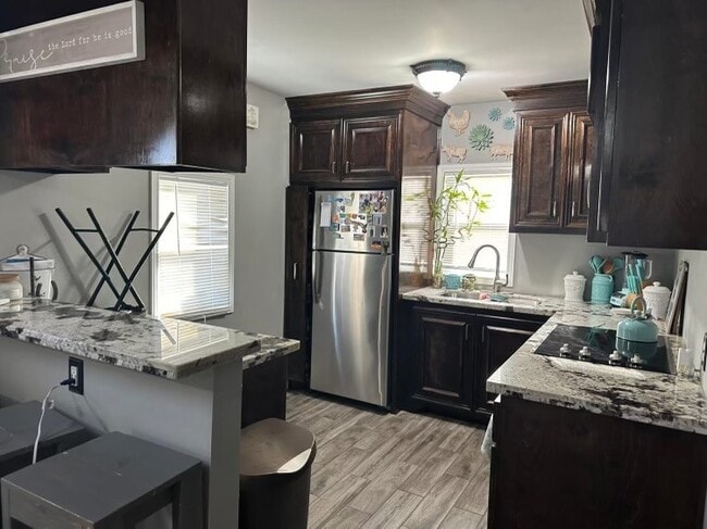 919 Sam Houston St in Liberty, TX - Building Photo - Building Photo