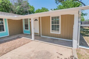 2913 E 51st St in Austin, TX - Building Photo