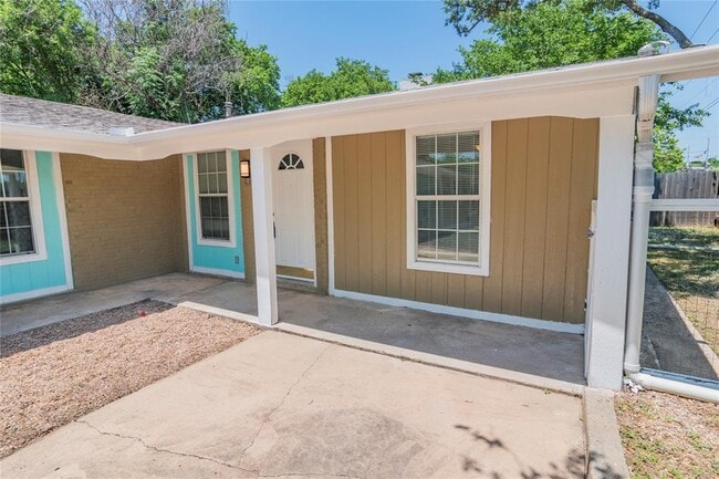 property at 2913 E 51st St