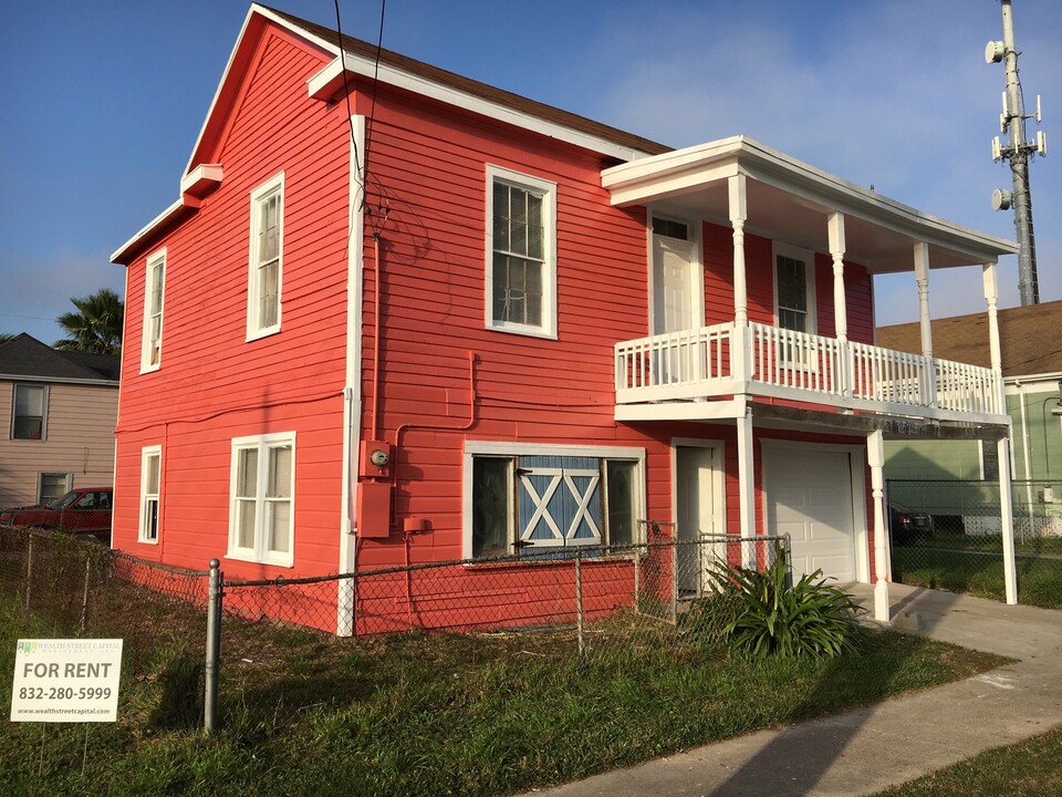 3428 Avenue H in Galveston, TX - Building Photo