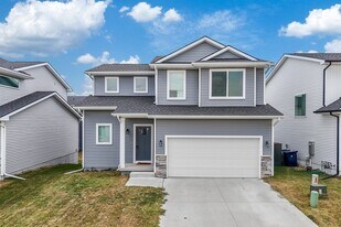 15135 Bellflower Ln in Waukee, IA - Building Photo