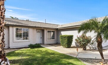 3921 White Sands Dr in Bakersfield, CA - Building Photo - Building Photo