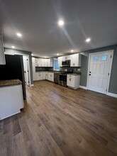 16 Boulder Dr in Hudson, NH - Foto de edificio - Building Photo