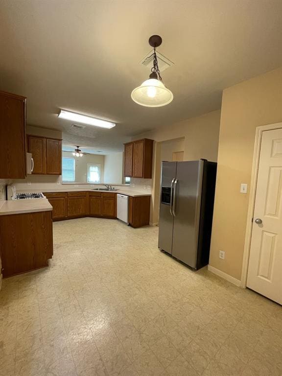 2910 Meadowglen Cove in Houston, TX - Building Photo - Building Photo
