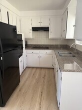 559 Hyde Park Pl, Unit 3 in Inglewood, CA - Building Photo - Building Photo