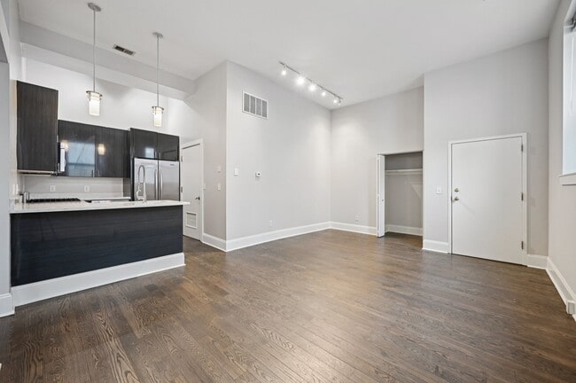 641 N High St in Columbus, OH - Foto de edificio - Building Photo