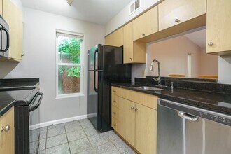 945 Quay Ave in Grandview Heights, OH - Building Photo - Building Photo