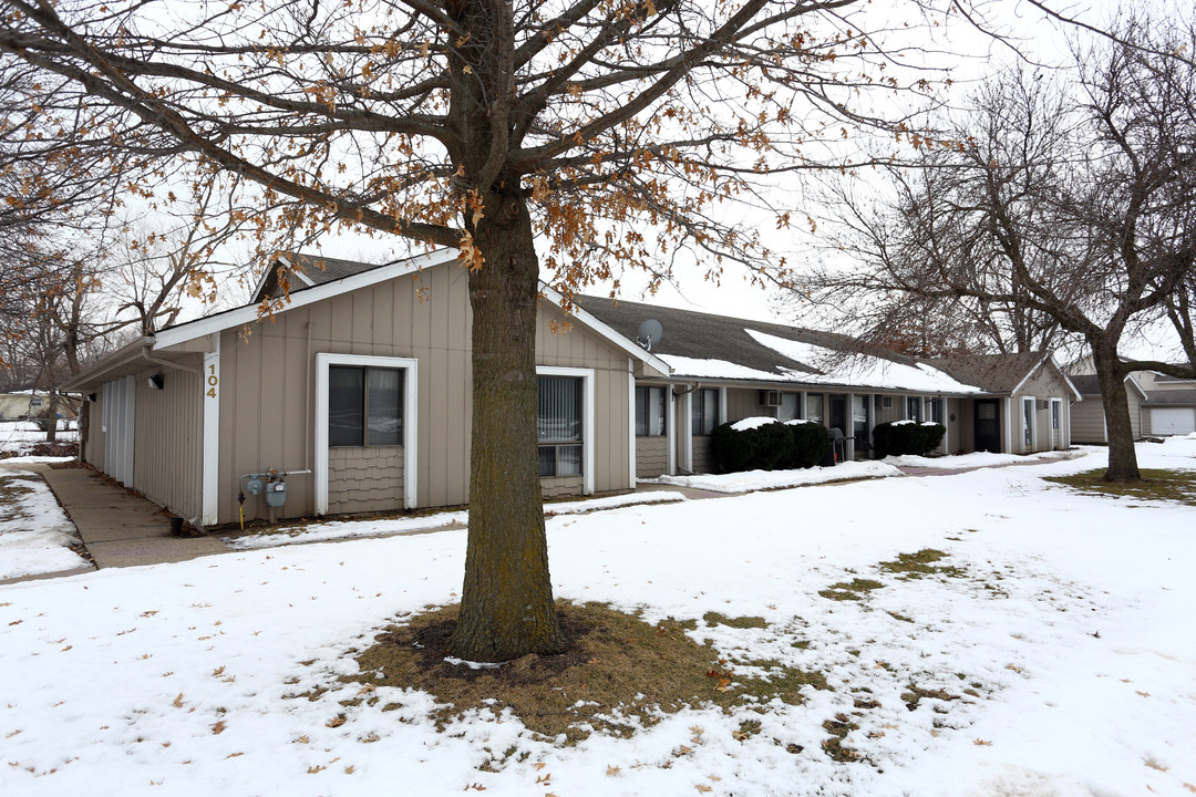 104 NW 8th St in Grimes, IA - Building Photo