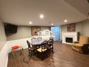 601 Labore Rd in Little Canada, MN - Foto de edificio - Building Photo