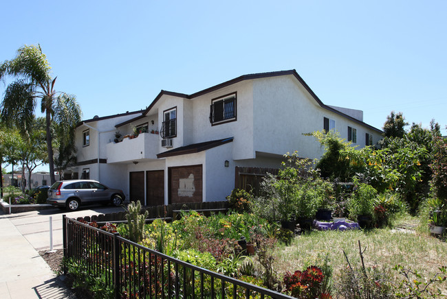 Orange Blossom Terrace in San Diego, CA - Foto de edificio - Building Photo