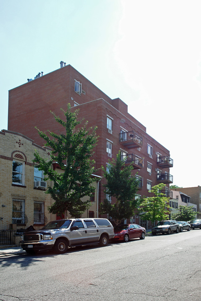 257 15th Street in Brooklyn, NY - Foto de edificio - Building Photo