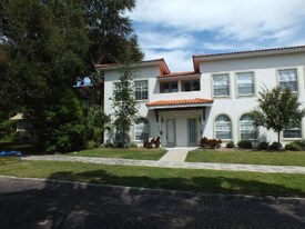 616 2nd St N in St. Petersburg, FL - Building Photo