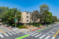 Cordova East in Pasadena, CA - Foto de edificio - Building Photo