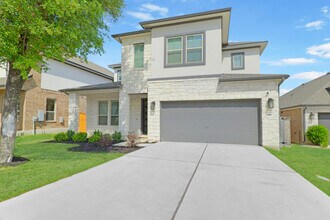 601 Pinnacle View Dr in Andice, TX - Building Photo - Building Photo