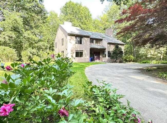 property at 40 Laurelwood Dr