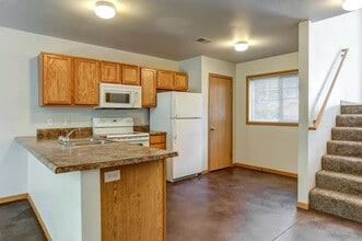 Conifer Creek Townhomes in Allendale, MI - Foto de edificio - Building Photo