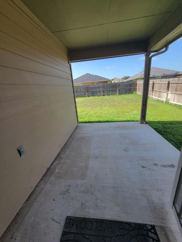 213 Camellia Dr in Hutto, TX - Building Photo - Building Photo