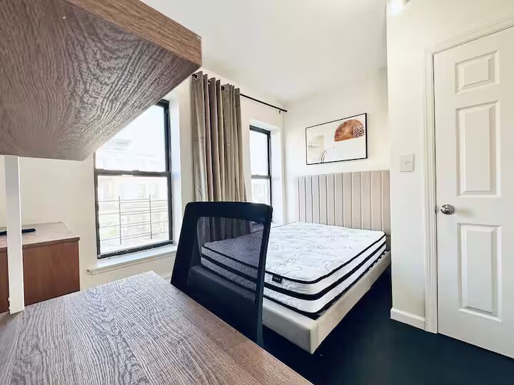 Furnished room/NOT APARTMENT in Brooklyn, NY - Building Photo
