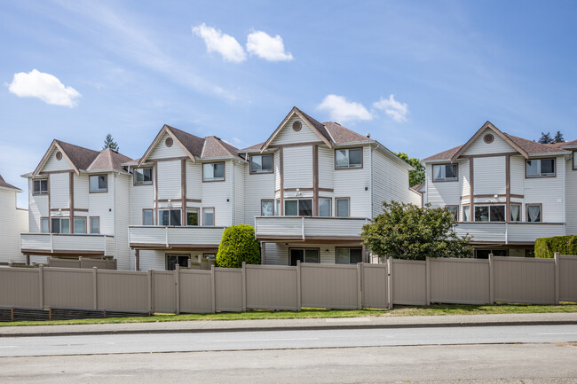 Green Hill Place in Coquitlam, BC - Building Photo - Building Photo