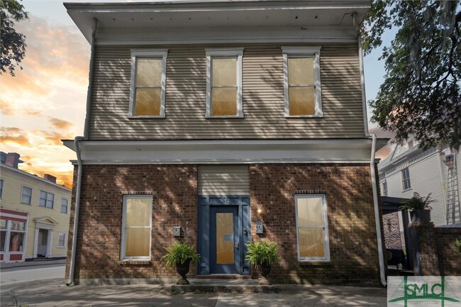 property at 20 W Duffy St