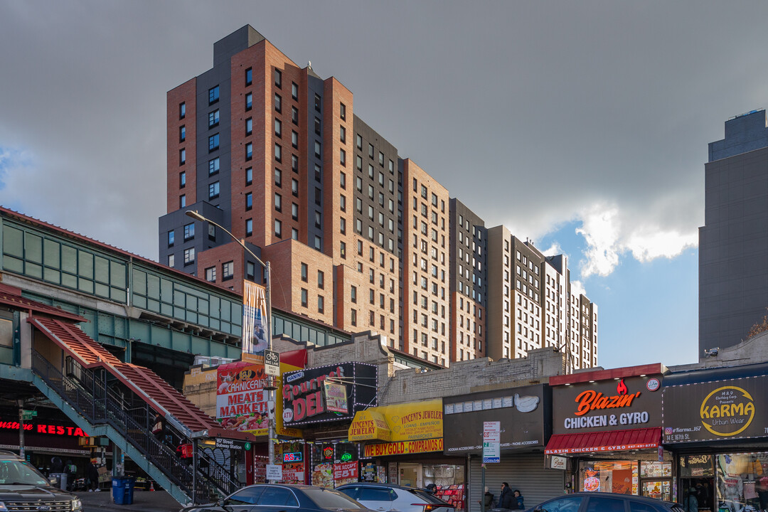 River Crest in Bronx, NY - Building Photo