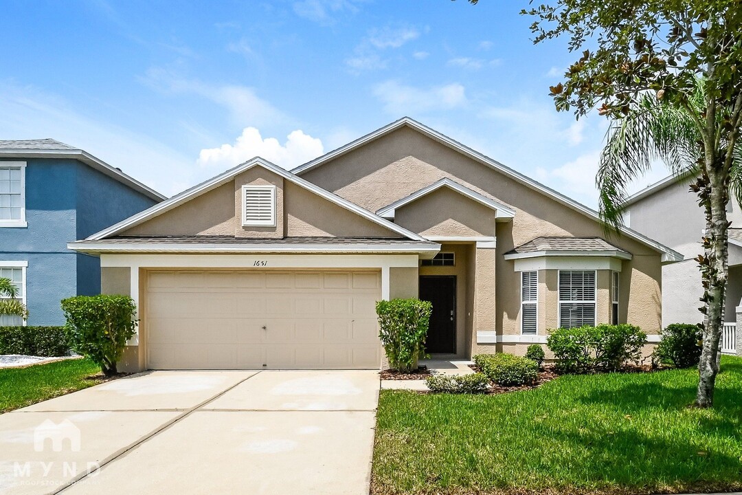 1651 Bonita Bluff Ct in Ruskin, FL - Building Photo