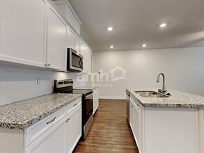 5803 Petronius St in Las Vegas, NV - Building Photo - Building Photo