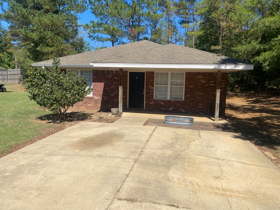 2171 McGee Rd in Starkville, MS - Building Photo