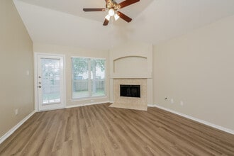 2221 Nicholas Crossing in Conroe, TX - Building Photo - Building Photo