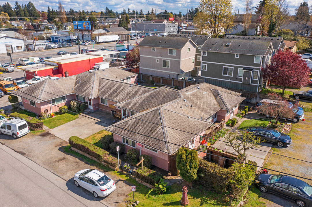 Whitman Apartments in Seattle, WA - Building Photo