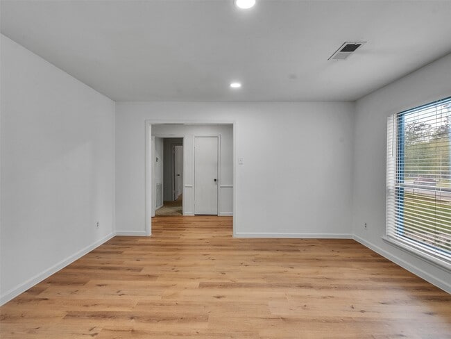 property at 418 Oakhill Dr