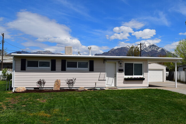 9969 S Aster Ln in Sandy, UT - Building Photo - Building Photo