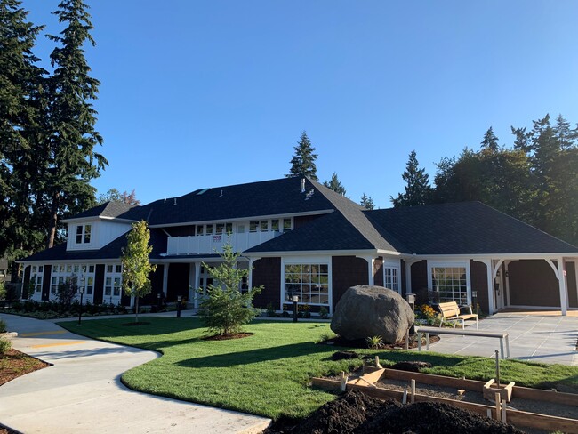 16524 Boones Ferry Rd, Unit 201 in Lake Oswego, OR - Building Photo - Building Photo
