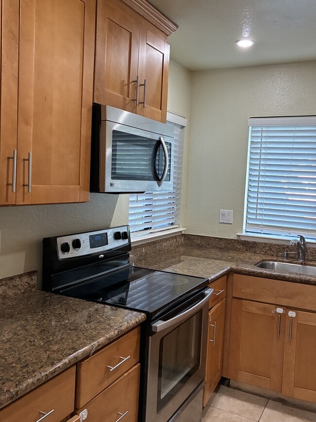 6043 Joaquin Murieta Ave in Newark, CA - Building Photo - Building Photo