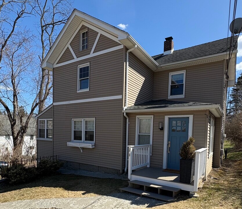 20 Quaker Hill Rd in Pawling, NY - Building Photo