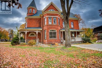 706 Queenston Rd in Cambridge, ON - Building Photo - Building Photo