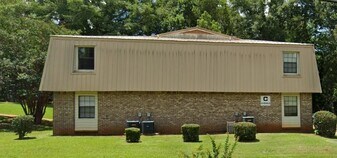496 Perdue Pl in Greenville, AL - Building Photo